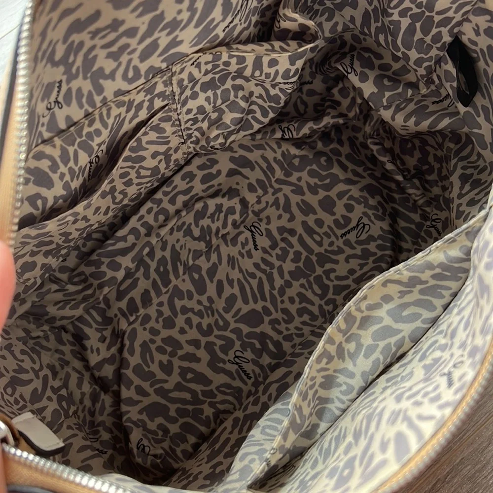 Guess Handbag - Picture 4 of 5